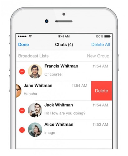 Vælger whatsapp-kontakt for at sende en besked