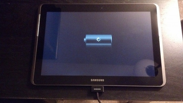 タブレットを充電する
