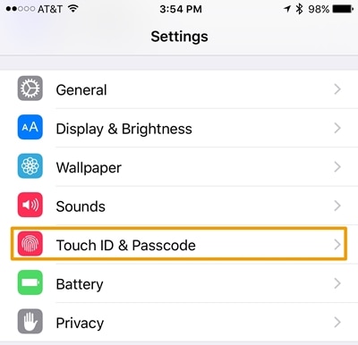 帶通知的 iphone 鎖屏 - 觸摸 id 和密碼