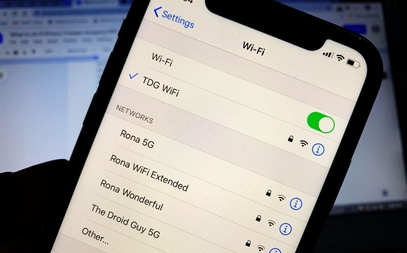 Verbinden Sie starkes WLAN