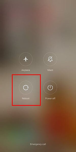 联系人应用程序停止 - 重新启动 android